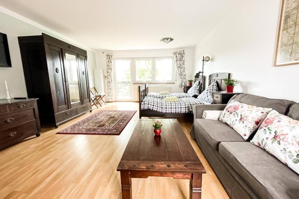 Apartment Am Auensee Mit Grosser Terrasse & Privat-Parkplatz Leipzig Buitenkant foto